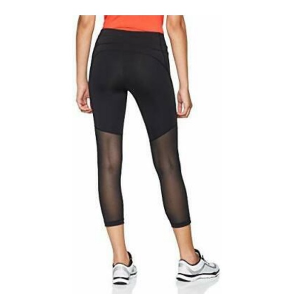 Nike dri- fit black Capri new - Picture 2 of 8